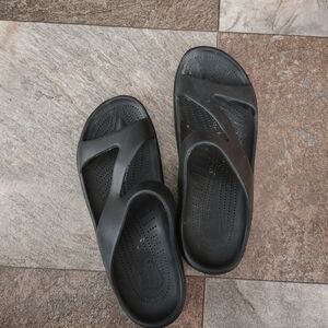 Hounds Black Comfort Sandals with Z Design - Used